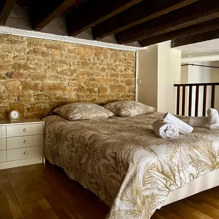 Meuble- Equipe De 45m2- 4 Personnes- 06-